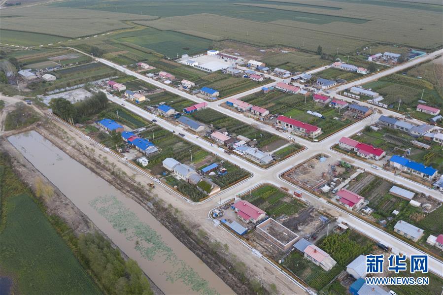 (決戰(zhàn)決勝脫貧攻堅(jiān)·圖文互動)(1)團(tuán)結(jié)村的李輝新傳