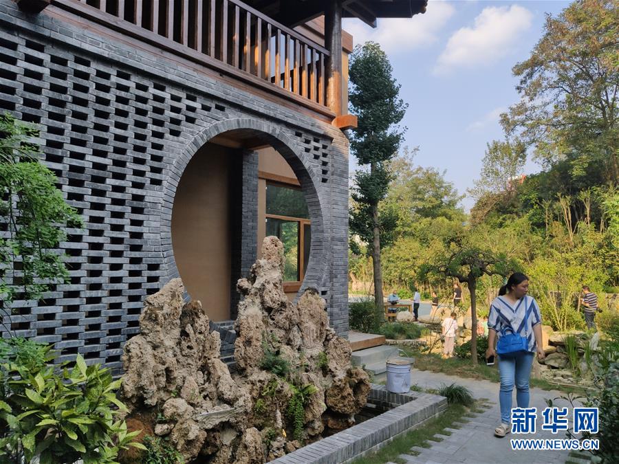 （走向我們的小康生活·圖文互動(dòng)）（1）游客來(lái)了，小康近了——生態(tài)旅游引領(lǐng)湖北山區(qū)蝶變二三事