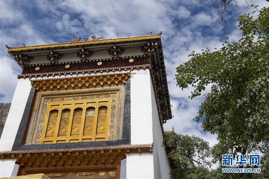 (西藏昌都解放70周年·圖文互動(dòng))(5)怒江峽谷深處:百年?yáng)|壩民居見證民族文化交流融合