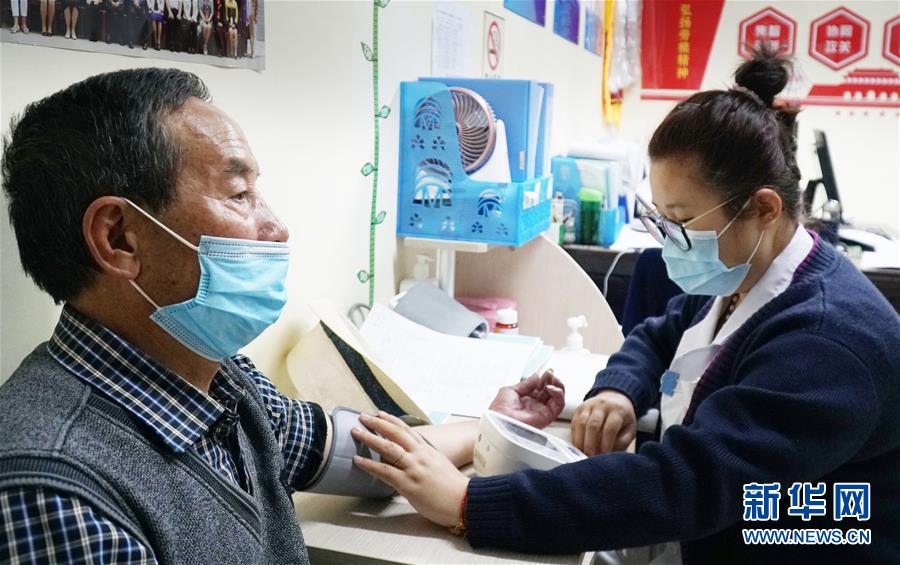 (我的“十三五”·圖文互動(dòng))(1)社區(qū)衛(wèi)生服務(wù)中心:守好“家門(mén)口的健康”