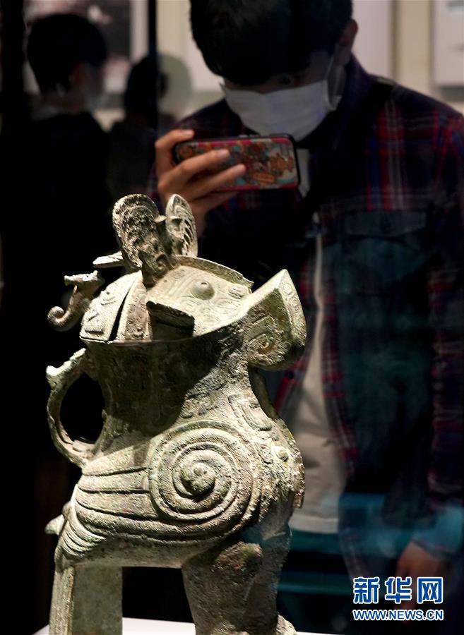 （文化視點(diǎn)·聽文物講故事·圖文互動）（1）國寶婦好鸮尊：三千年前的“私人定制”