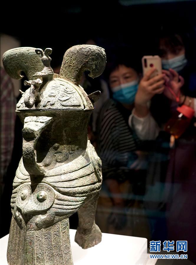 （文化視點(diǎn)·聽文物講故事·圖文互動）（2）國寶婦好鸮尊：三千年前的“私人定制”