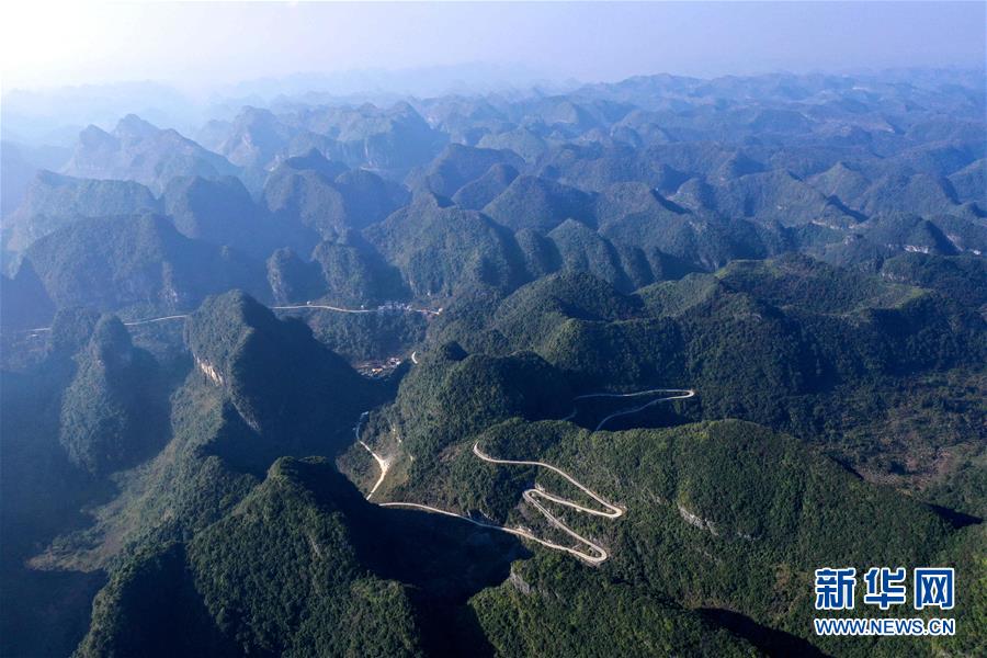 (新華全媒頭條·圖文互動(dòng))(1)決戰(zhàn)千山萬(wàn)弄間——廣西“極貧角落”最后攻堅(jiān)記