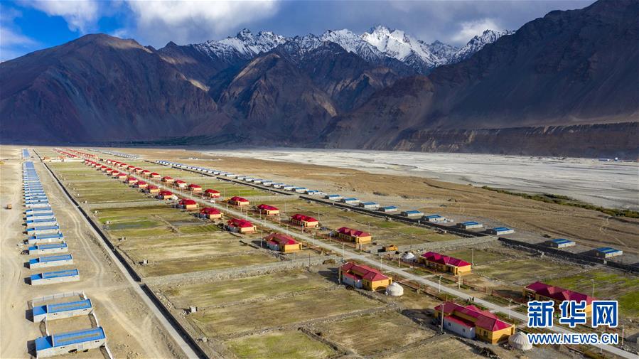 (新華全媒頭條·圖文互動(dòng))(1)新天地 新兒女 新奇跡——脫貧攻堅(jiān)繪就新疆新圖景