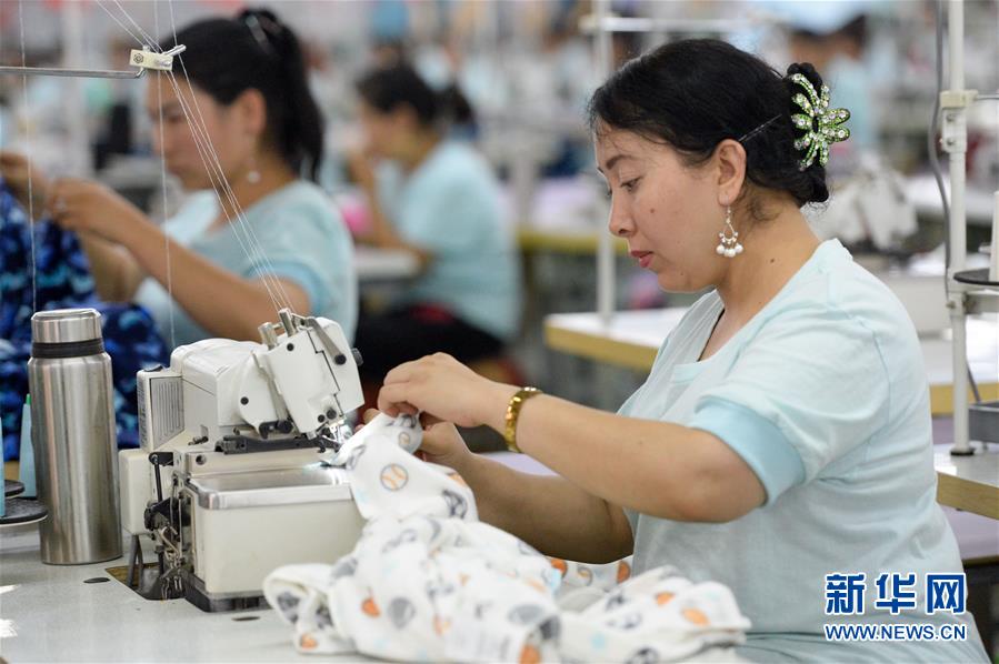 (新華全媒頭條·圖文互動(dòng))(9)新天地 新兒女 新奇跡——脫貧攻堅(jiān)繪就新疆新圖景