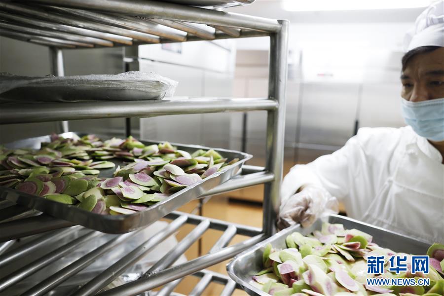 (時政)(11)黨的十九屆五中全會厲行節(jié)約反對餐飲浪費見聞