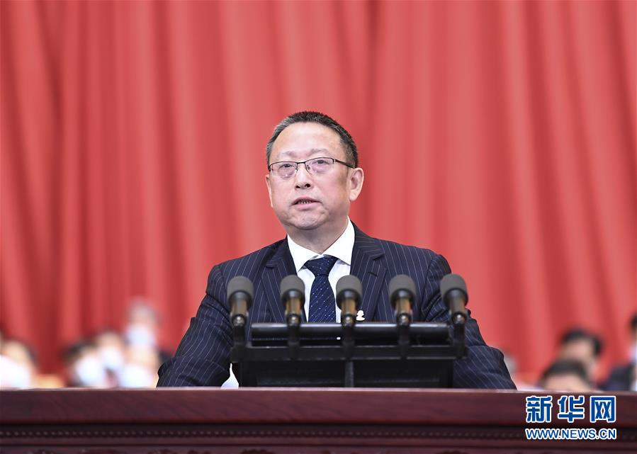 (兩會·政協(xié)開幕·XHDW)鄭建邦代表政協(xié)第十三屆全國委員會常務(wù)委員會作提案工作情況的報(bào)告