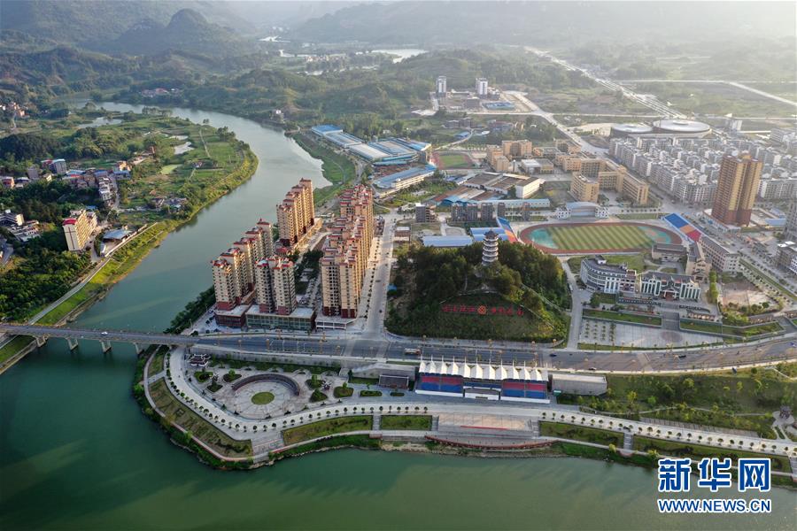 (新華全媒頭條·兩會特別報道·圖文互動)(2)齊心協(xié)力 砥礪奮進(jìn)——2020年全國兩會凝聚起決戰(zhàn)決勝的強(qiáng)大力量