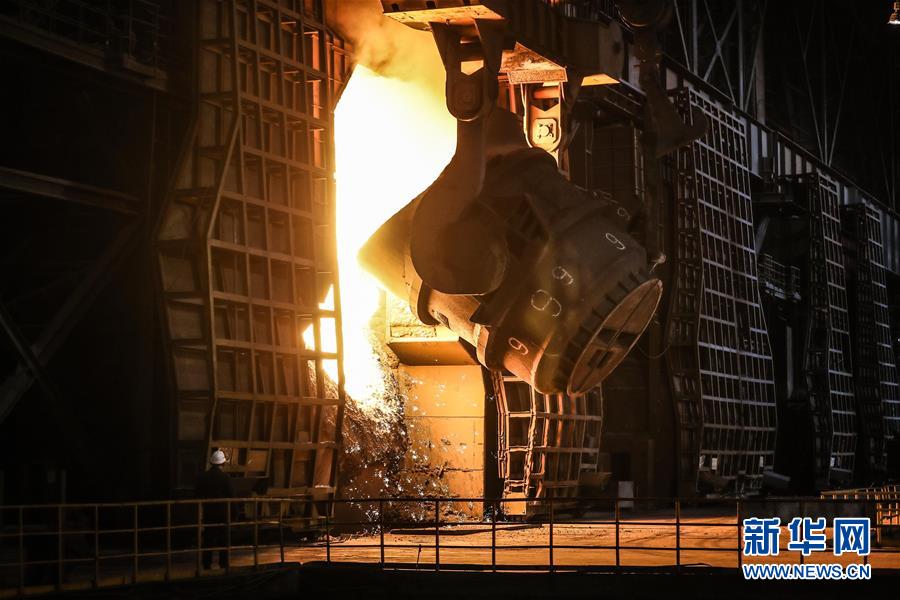 (新華全媒頭條·兩會特別報道·圖文互動)(3)齊心協(xié)力 砥礪奮進(jìn)——2020年全國兩會凝聚起決戰(zhàn)決勝的強(qiáng)大力量