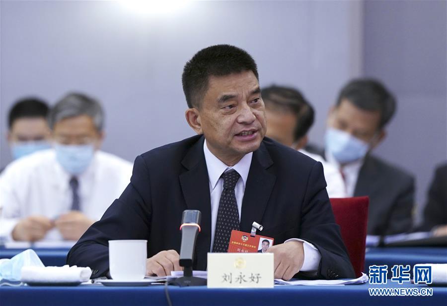 （兩會·熱點(diǎn)畫報(bào)）（3）代表委員建言統(tǒng)籌做好經(jīng)濟(jì)社會發(fā)展工作