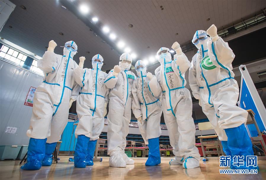 （新華全媒頭條·圖文互動(dòng)）（1）從人民中汲取磅礴力量——習(xí)近平總書(shū)記同出席2020年全國(guó)兩會(huì)人大代表、政協(xié)委員共商國(guó)是紀(jì)實(shí)