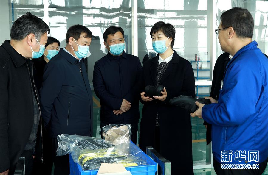 （新時代優(yōu)秀縣委書記風采&middot;圖文互動）（2）吳海燕：向百姓交一份無悔的答卷