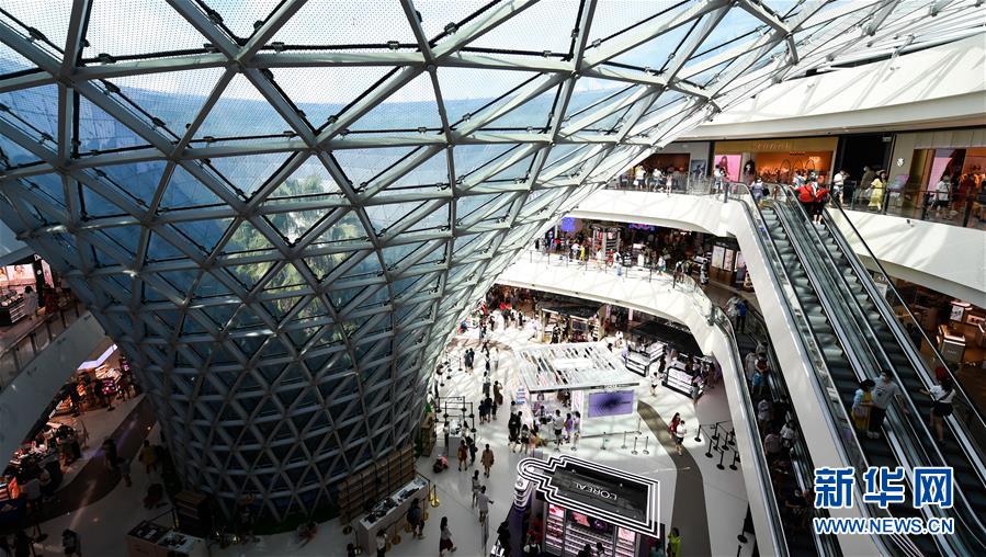 (在習(xí)近平新時代中國特色社會主義思想指引下——新時代新作為新篇章·習(xí)近平總書記關(guān)切事·圖文互動)(1)感受開放新魅力——海南自由貿(mào)易港建設(shè)開局觀察