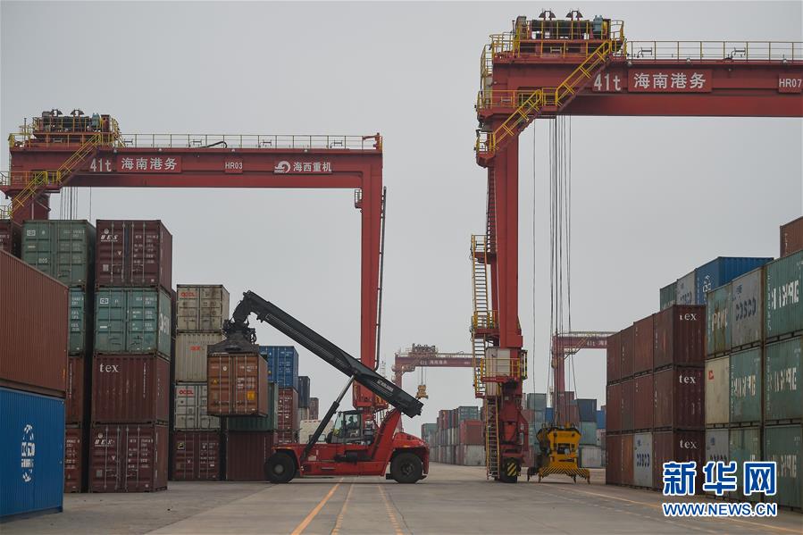 (在習(xí)近平新時代中國特色社會主義思想指引下——新時代新作為新篇章·習(xí)近平總書記關(guān)切事·圖文互動)(4)感受開放新魅力——海南自由貿(mào)易港建設(shè)開局觀察