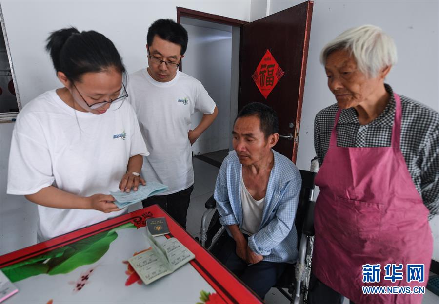 (新華全媒頭條·總書記推動(dòng)的改革身邊事·行政體制改革篇·圖文互動(dòng))(2)特寫:追問(wèn)“一件事”