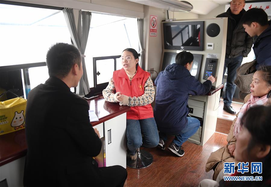 (新華全媒頭條·總書記推動(dòng)的改革身邊事·行政體制改革篇·圖文互動(dòng))(3)特寫:追問(wèn)“一件事”