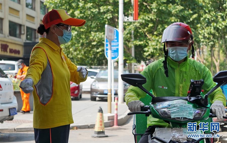 （總書(shū)記推動(dòng)的改革身邊事·文化改革篇）（4）特寫(xiě)：“生活便利了，環(huán)境變美了，人也舒心了” ——感受基層文明實(shí)踐站里的惠民服務(wù)