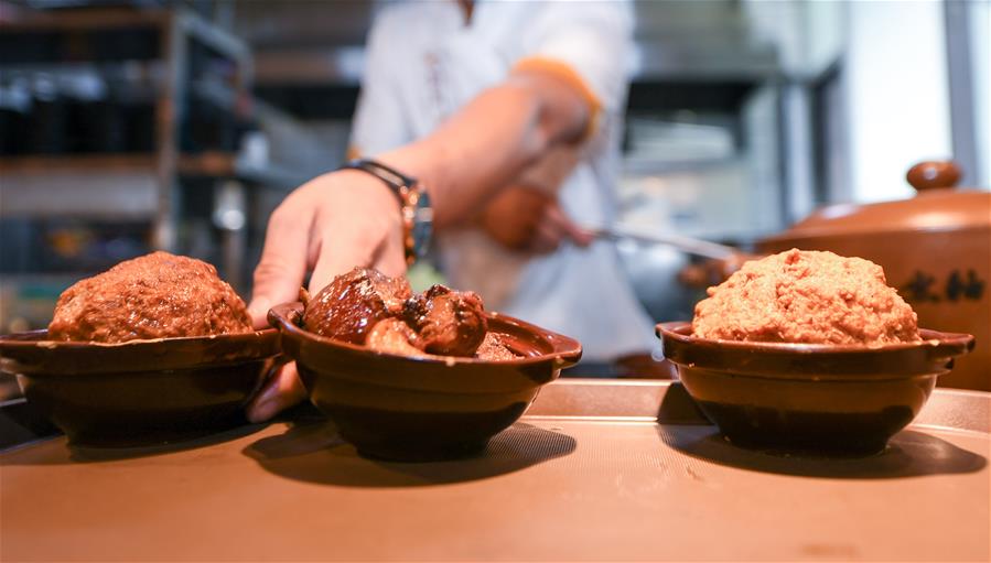 （在習(xí)近平新時(shí)代中國(guó)特色社會(huì)主義思想指引下——新時(shí)代新作為新篇章·習(xí)近平總書(shū)記關(guān)切事·圖文互動(dòng)）（2）讓“舌尖上的節(jié)約”成為習(xí)慣——全社會(huì)營(yíng)造浪費(fèi)可恥、節(jié)約為榮的氛圍掃描