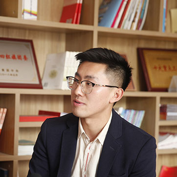 【青春的故事】“鋼鐵人”是怎樣煉成的？