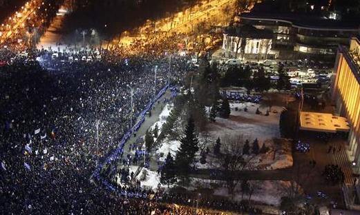 羅馬尼亞民眾抗議政府通過(guò)修改刑法緊急政令