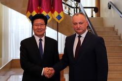 摩爾多瓦總統(tǒng)多東、總理菲利普會(huì)見(jiàn)張春賢