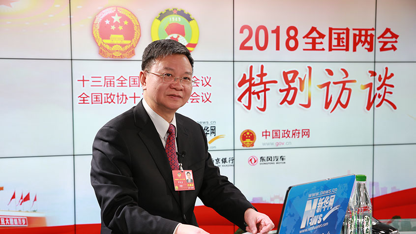 嚴(yán)純?nèi)A：從三個(gè)層次鼓勵青年人從事科研工作