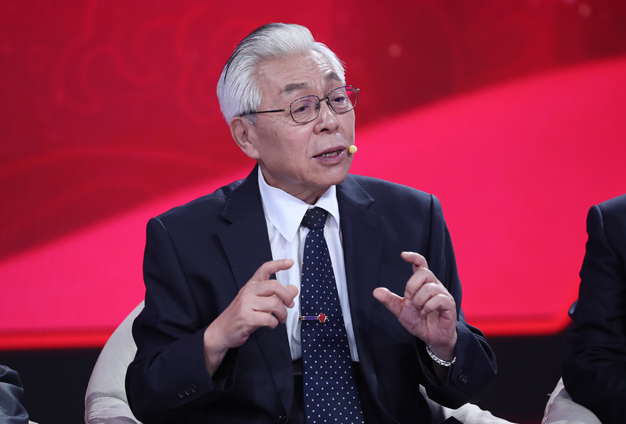 月亮離地球最近，是到達(dá)各個(gè)遙遠(yuǎn)天體的一個(gè)‘轉(zhuǎn)運(yùn)站’。