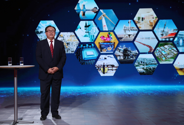 通過轉(zhuǎn)型，使我們的投資更多地滿足國家戰(zhàn)略的需要，真正做到“為國而投”