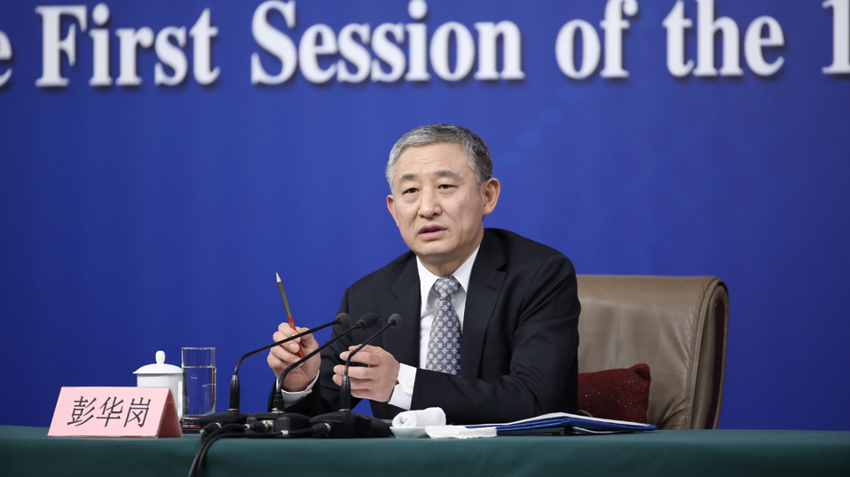 國(guó)資委副秘書長(zhǎng)、新聞發(fā)言人彭華崗