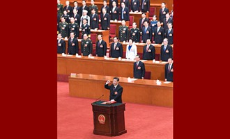 習(xí)近平當(dāng)選國家主席、中央軍委主席