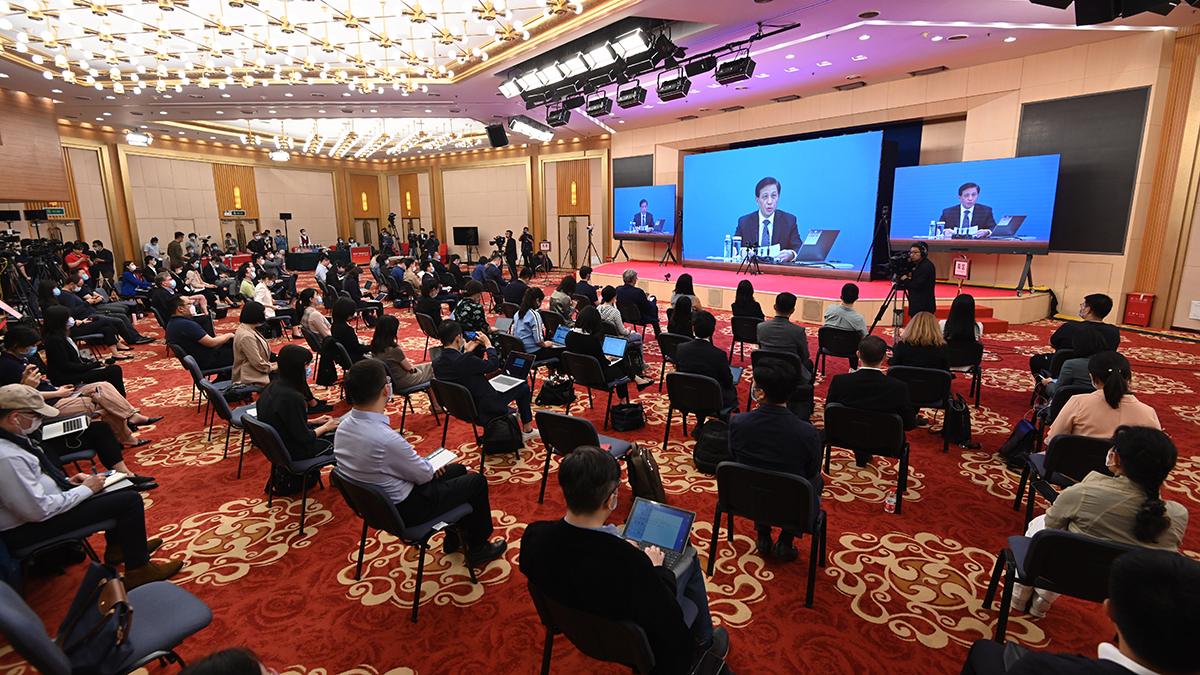 初夏“回歸”，今年全國(guó)兩會(huì)怎么開(kāi)？