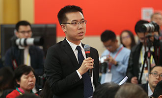 中央電視臺、中國國際電視臺記者提問