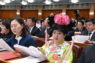 全國人大代表孫艷玲：做好非遺事業(yè)，讓古老技藝活起來