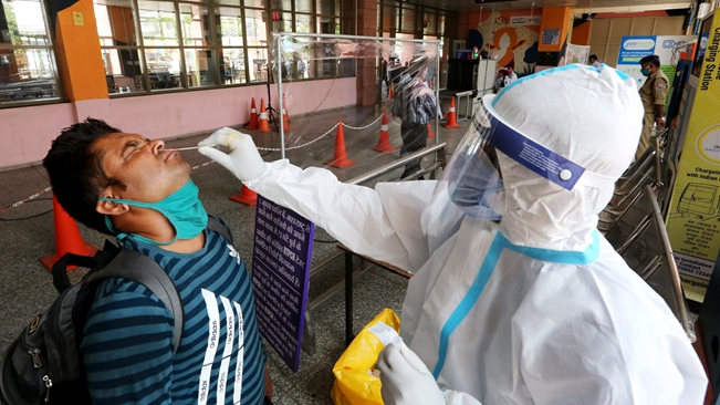 日增確診34萬6786例！印度疫情數(shù)據(jù)再創(chuàng)新高