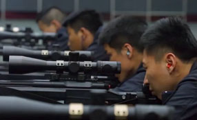 藍(lán)劍C位，很酷很忠誠