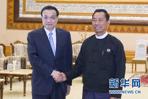 11月14日，國(guó)務(wù)院總理李克強(qiáng)在內(nèi)比都會(huì)見(jiàn)緬甸聯(lián)邦議會(huì)議長(zhǎng)兼人民院議長(zhǎng)吳瑞曼。新華社記者王曄攝