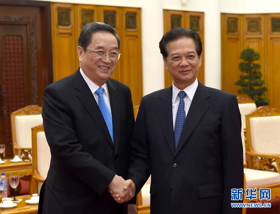 12月25日至27日，中共中央政治局常委、全國(guó)政協(xié)主席俞正聲對(duì)越南進(jìn)行正式訪問(wèn)。這是12月26日，俞正聲在河內(nèi)會(huì)見(jiàn)越南政府總理阮晉勇。 新華社記者馬占成攝