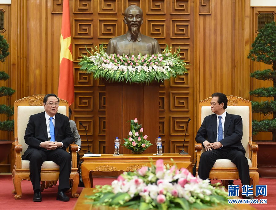 12月25日至27日，中共中央政治局常委、全國(guó)政協(xié)主席俞正聲對(duì)越南進(jìn)行正式訪問(wèn)。這是12月26日，俞正聲在河內(nèi)會(huì)見(jiàn)越南政府總理阮晉勇。 新華社記者劉建生攝