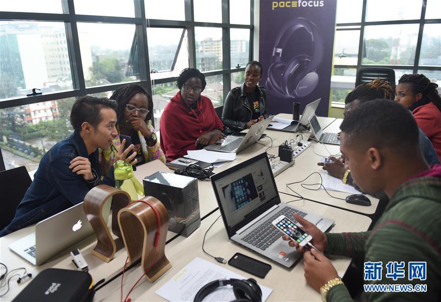 （國際&middot;中非合作論壇&middot;圖文互動）（1）他把耳機(jī)賣到肯尼亞總統(tǒng)府&mdash;&mdash;記在非洲當(dāng)創(chuàng)客的中國青年劉鵬