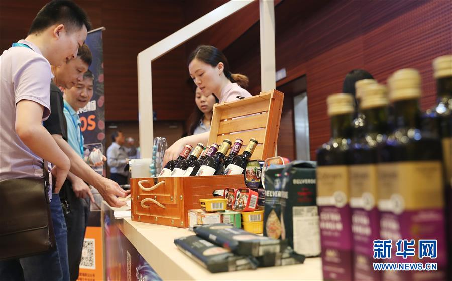 (新華全媒頭條·圖文互動(dòng))(2)一展匯世界——寫在首屆中國國際進(jìn)口博覽會(huì)開幕之際