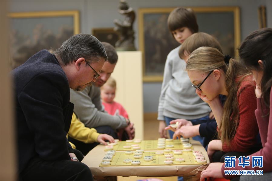 （國際&middot;圖文互動）（1）白俄羅斯國家美術(shù)館里的中國年