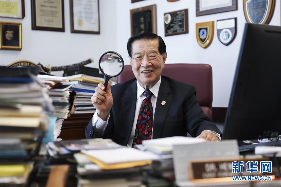 （國際·圖文互動）（1）專訪：“中國共產(chǎn)黨做對了！”——訪美籍華裔刑事鑒識專家李昌鈺