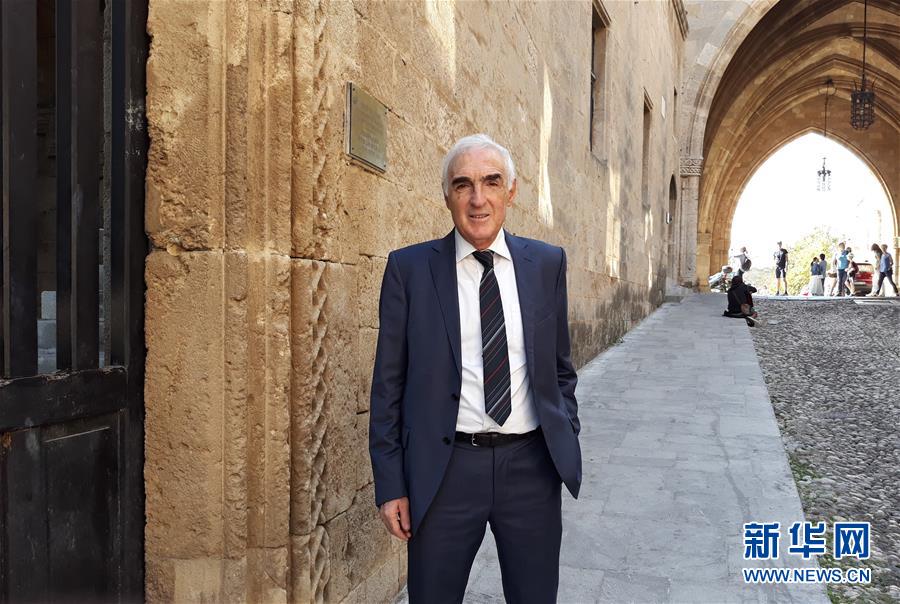 (習(xí)近平出訪(fǎng)配合稿·圖文互動(dòng))專(zhuān)訪(fǎng):“與習(xí)主席見(jiàn)面是我人生的獨(dú)特經(jīng)歷”——訪(fǎng)希臘羅德島愛(ài)琴海學(xué)院負(fù)責(zé)人斯庫(kù)爾托斯