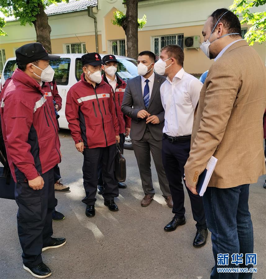 （國(guó)際疫情&middot;圖文互動(dòng)）（3）特寫(xiě)：中國(guó)女婿&ldquo;逆行&rdquo;協(xié)助抗疫