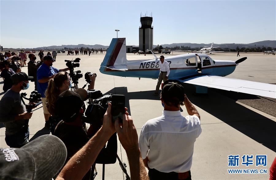 (國(guó)際·圖文互動(dòng))(5)“飛虎隊(duì)”百歲老兵駕機(jī)重上藍(lán)天