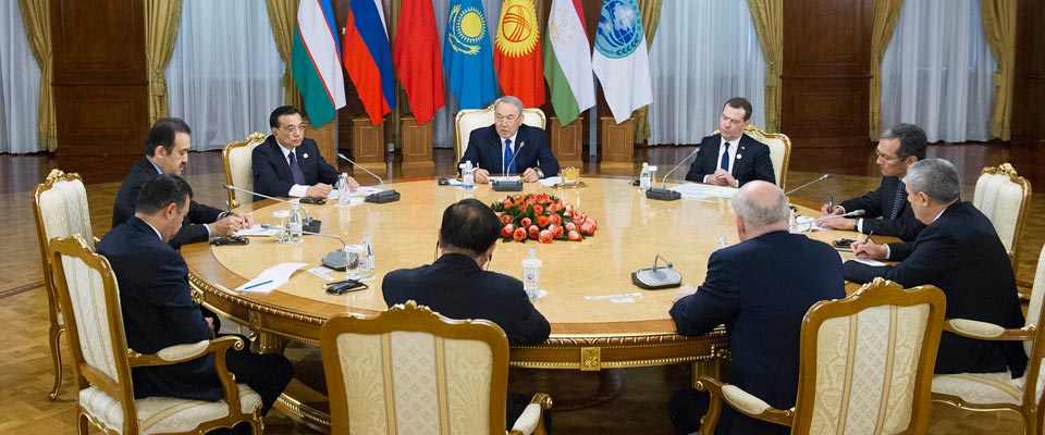 納扎爾巴耶夫集體會(huì)見上海合作組織成員國(guó)總理、秘書長(zhǎng)和地區(qū)反恐怖機(jī)構(gòu)執(zhí)委會(huì)主任