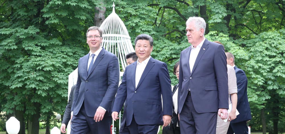 習近平出席塞爾維亞總統(tǒng)尼科利奇、總理武契奇共同舉行的午宴