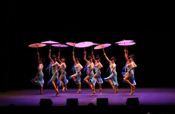 “歡樂春節(jié)”巡演走進(jìn)塞浦路斯