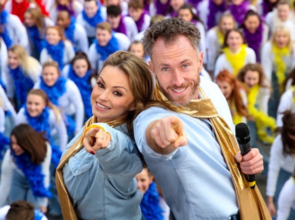 一起來battle！325名英國舞者大跳迪斯科破吉尼斯世界紀(jì)錄